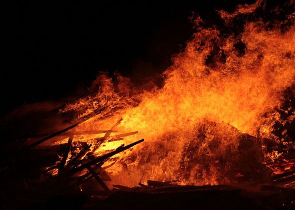 Очередная свалка горбыля горела в Серове. Четвертая с начала апреля