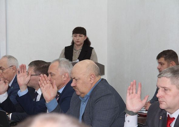 Благодарственных писем Думы Серова удостоили сотрудников детсада “Тополек”