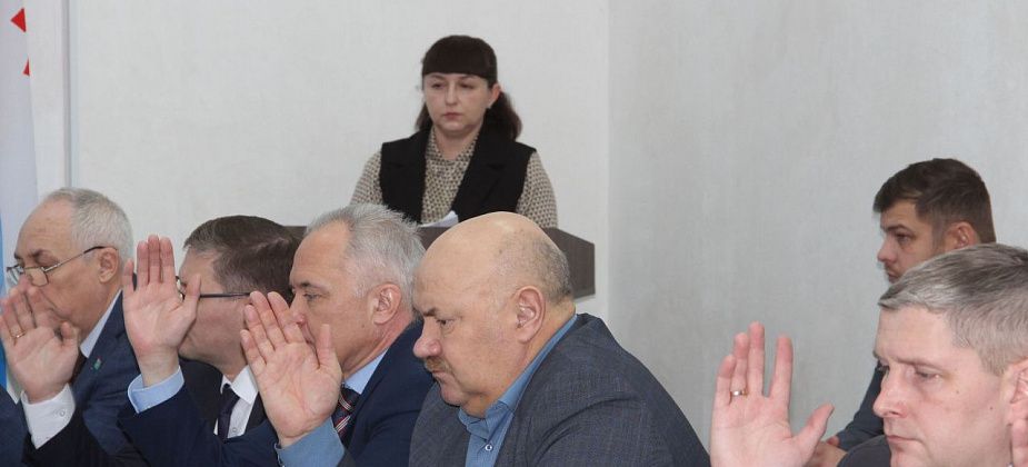 Благодарственных писем Думы Серова удостоили сотрудников детсада “Тополек”