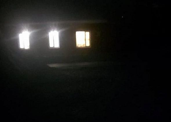 Жители Новой Колы боятся выйти на улицу из-за неработающего уличного освещения