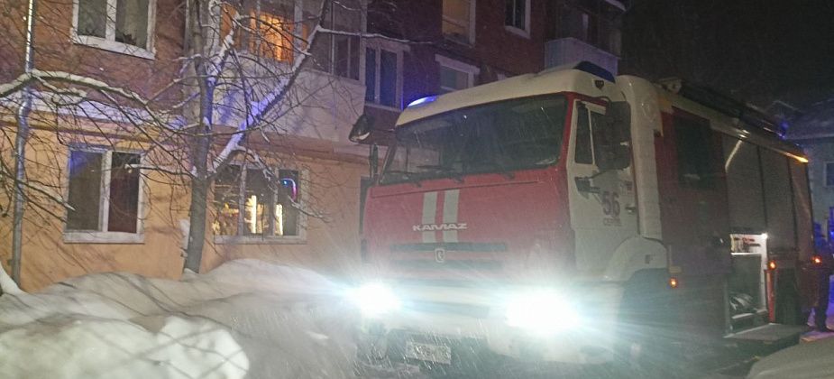 При пожаре в поселке Энергетиков пострадала пенсионерка