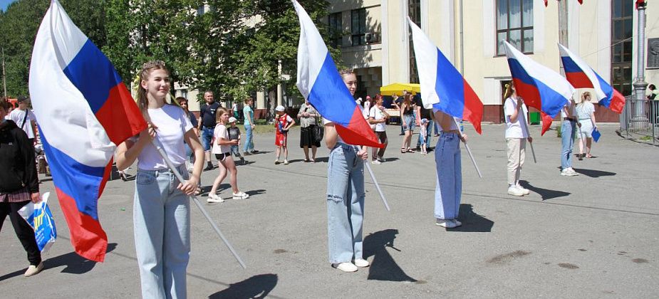 В День Государственного флага России в Серове пройдет патриотическая акция
