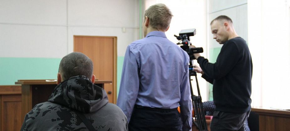 Серовчане-многодетные отцы, до смерти запинавшие собаку, предстали перед судом