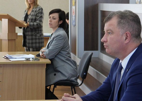 Часть депутатов Думы Серова подавала жалобы на решение суда об утрате доверия к главе. Но их вернули