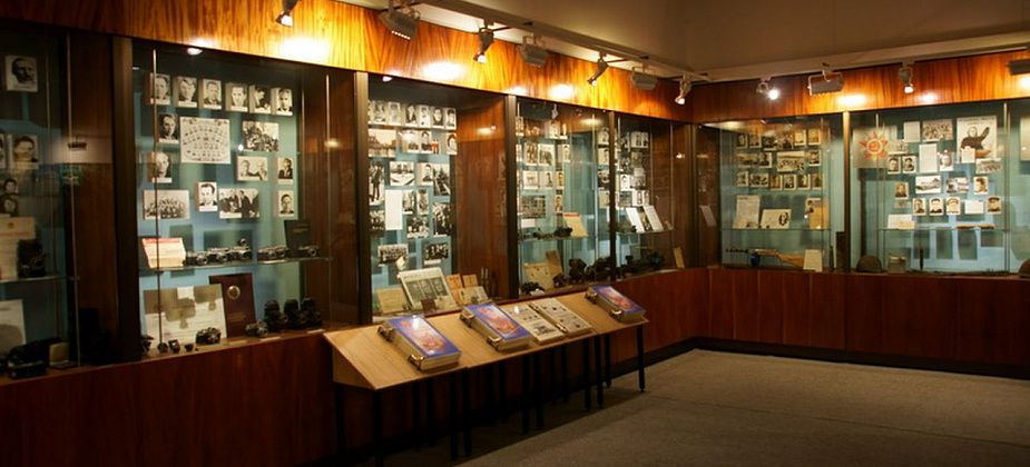 Открылась выставка, посвященная 60-летию Серовского ферросплавного завода