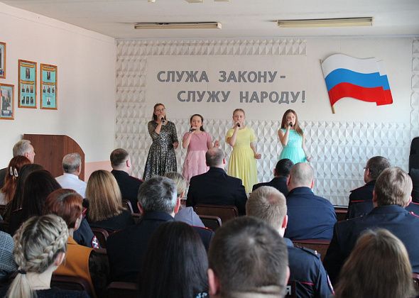 В отделе полиции Серова состоялся концерт, посвященный 23 февраля