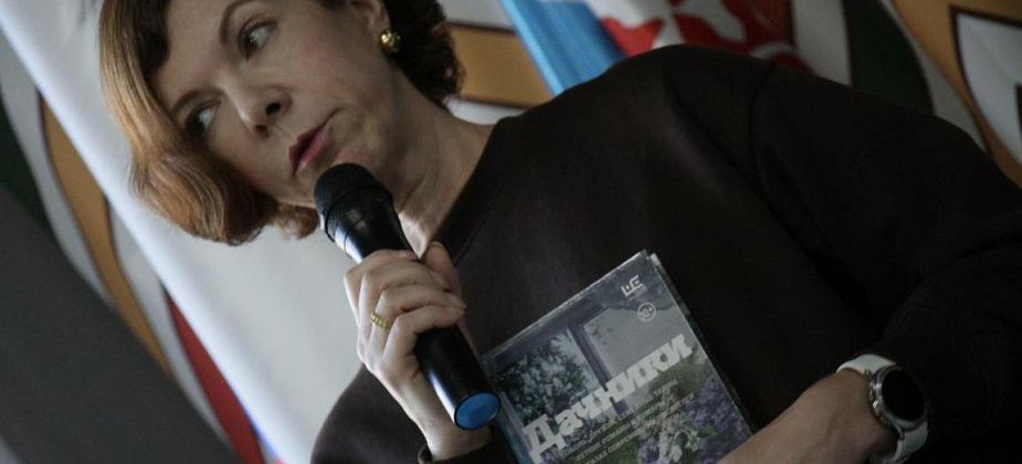 Что связывает Ипатьева и Ельцина, почему нейросети – это шайтан? Серовчане встретились с писателем Анной Матвеевой