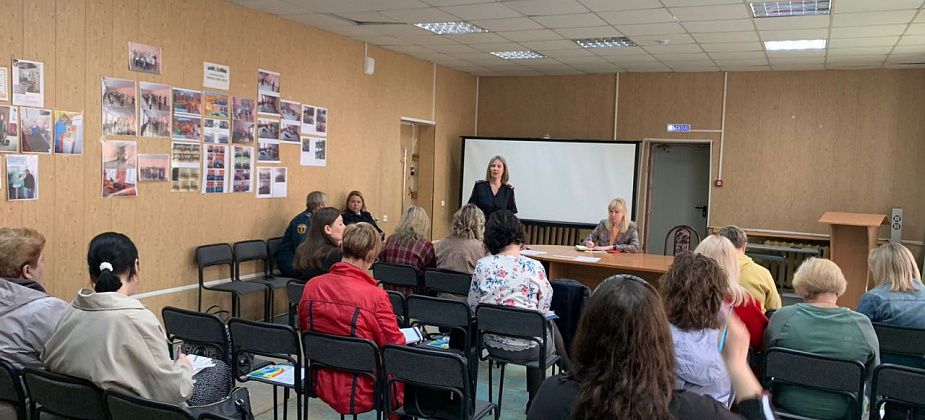 Полицейские рассказали руководителям лагерей Серова о действиях мошенников