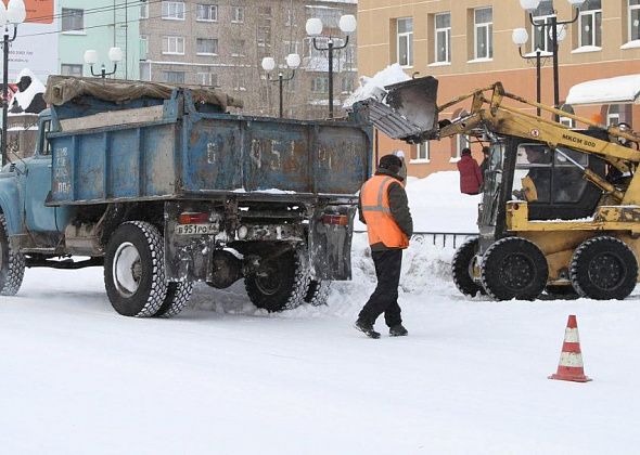 Мэрия Серова планирует потратить около 300 тысяч рублей на уборку снега с крыши и территории