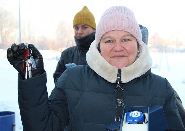 “Он квартиру ждал больше восьми лет”. Серовчанам вручили ключи от жилья в новостройке