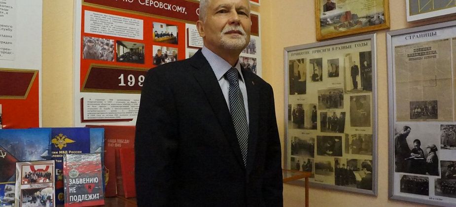 ”Как-то залез в китель милицейский, а в кармане... валидол"