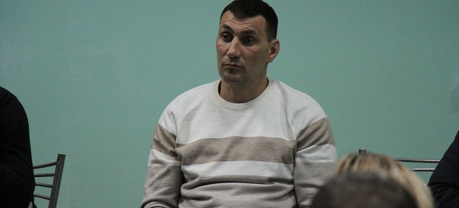 Власти Серова разорвали трудовой договор с осужденным за мошенничество Андреем Роговым