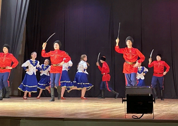 В ДКЖ Серова прошел праздничный концерт для людей "золотого" возраста