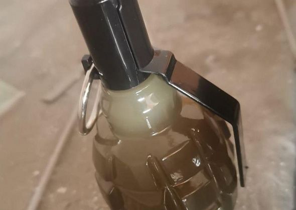 Сотрудница одной из управляющих компаний Серова нашла в подъезде дома предмет, похожий на гранату