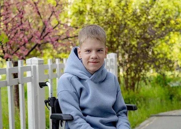 Карпинец Рома Доль пережил операцию на спинном мозге и теперь нуждается в дорогостоящей реабилитации