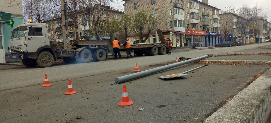 В Серове на перекрестке улиц Каляева и Карла Маркса устанавливают светофоры