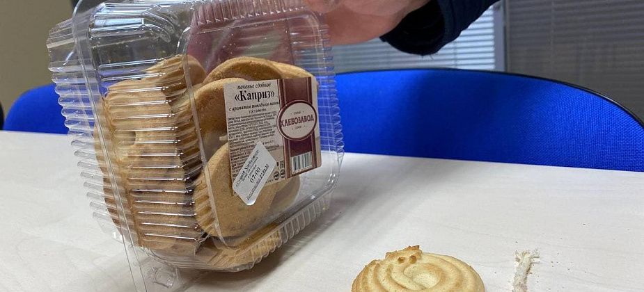 В печенье "Каприз" серовчанину попался сюрприз - веревка...