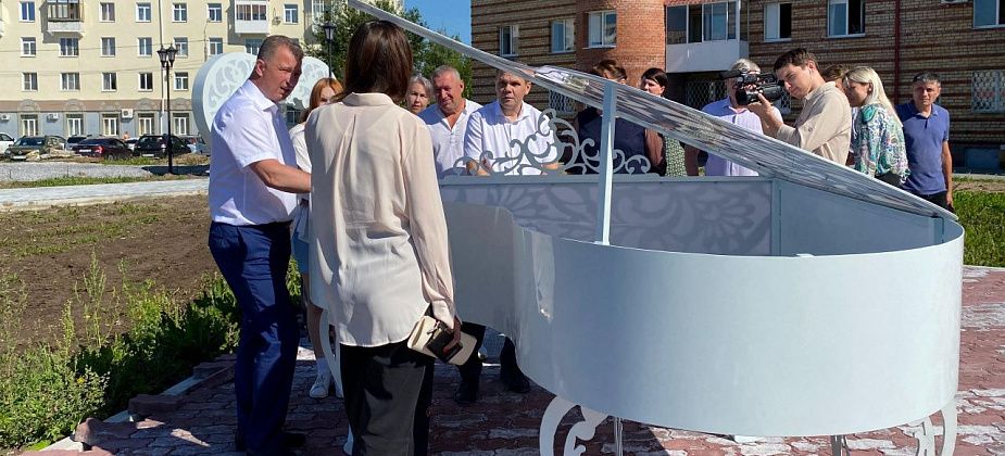 Мэр провел традиционный еженедельный объезд строек Серова