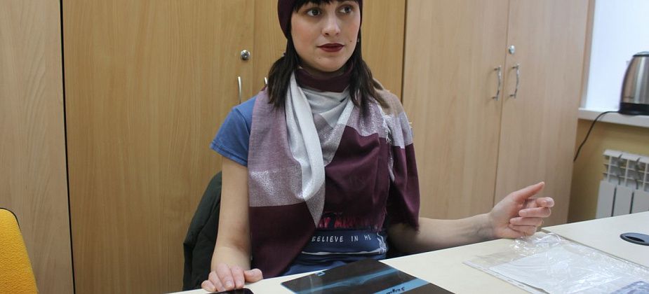“Почему больница врет, что такого не было?”... Серовчанка рассказала, что на ее дочь упал снег, сошедший с больничного здания