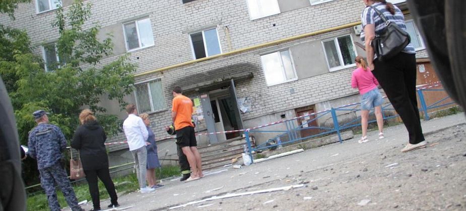 Фотоотчет с места взрыва газа в многоквартирном доме в Серове