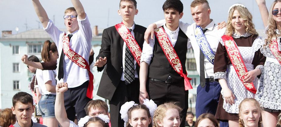 Настала пора выпускных вечеров. Серовчане, а вы помните свой школьный выпускной?