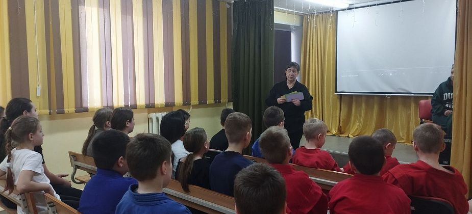 Полиция Серова провела ряд встреч со школьниками — говорили о мошенниках