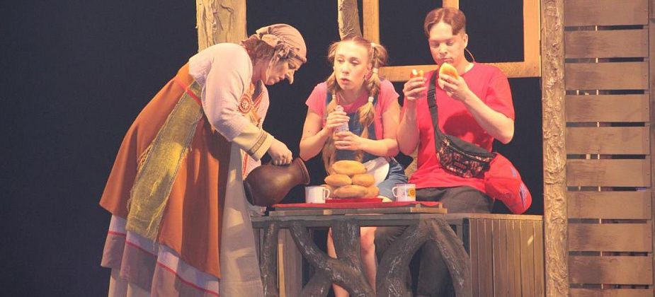 В серовской драме состоялась премьера спектакля "Бабушка напрокат"