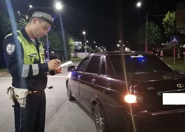 Водитель на затонированном автомобиле сбил в Серове пешехода на "зебре"
