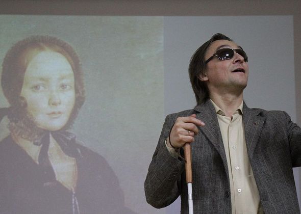 «Чтобы душа развернулась и баян порвался». Слепой искусствовед рассказал серовчанам про муз Пушкина в живописи