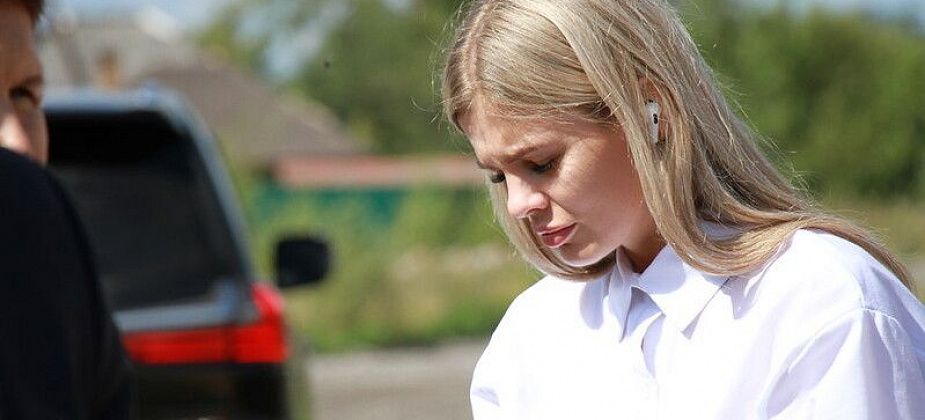 Попросили прекратить исполнительное производство в отношении пресс-секретаря главы Серова - в связи со смертью взыскателя