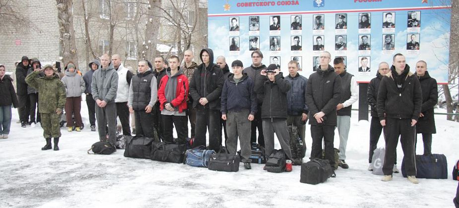 В Серове прошла первая в 2026 году отправка в армию