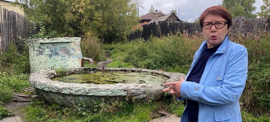 Серовские пенсионерки переживают: "Как спасти родник?"