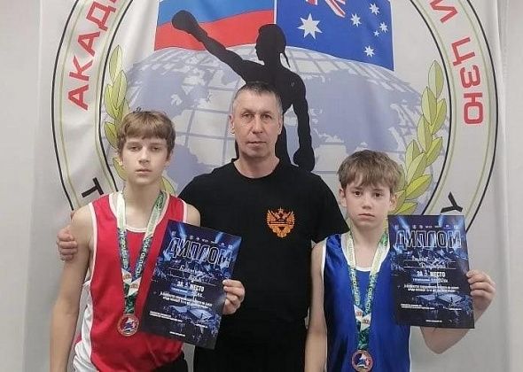 Юные серовчане из Академии бокса Константина Цзю привезли награды с областного первенства