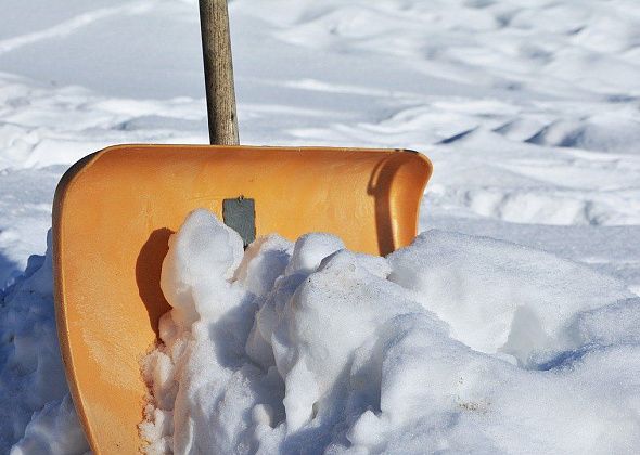Госавтоинспекция Серова предупреждает: за выброс снега на проезжую часть - штраф