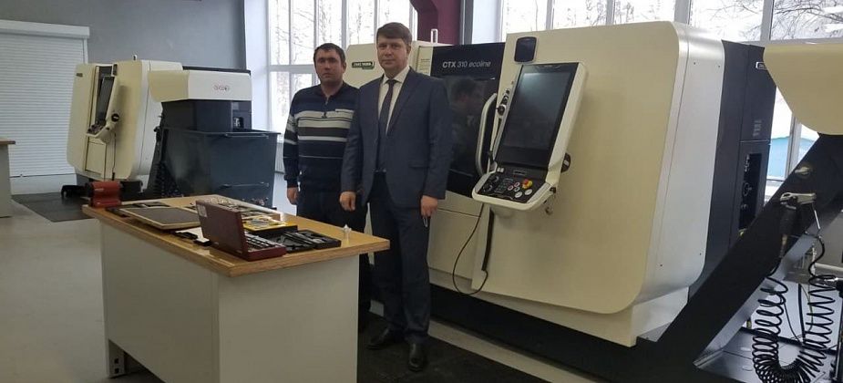 "Обсудили текущую ситуацию на рынке труда". Серовский политехникум с рабочим визитом посетил Евгений Преин