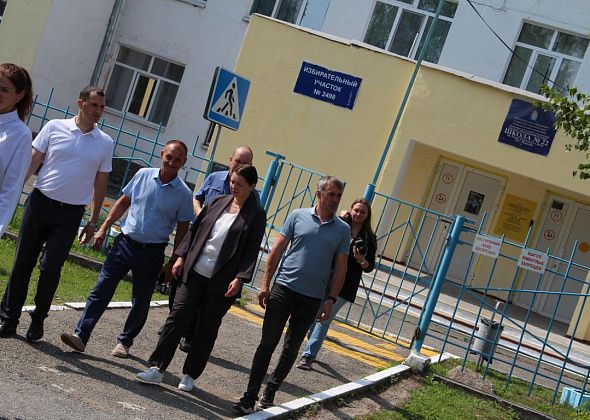 "Детям будет комфортно и безопасно". Депутаты Серова проверили готовность школ к учебному году