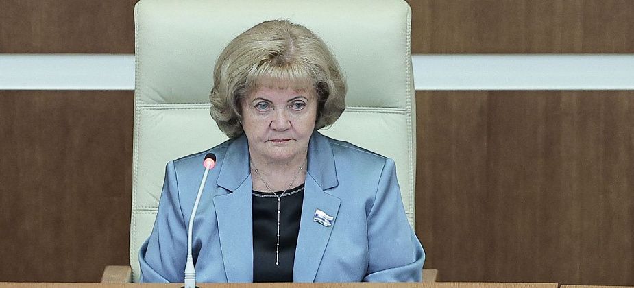 Депутаты во главе с Людмилой Бабушкиной обратили внимание Минздрава на ряд системных вопросов при рассмотрении программы госгарантий бесплатного оказания медпомощи в Свердловской области 
