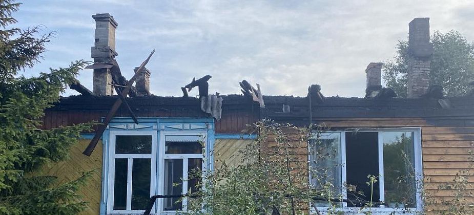 Сгоревший барак лучше? После предложений маневренного жилья, погорельцы решили восстановить четырехквартирный дом