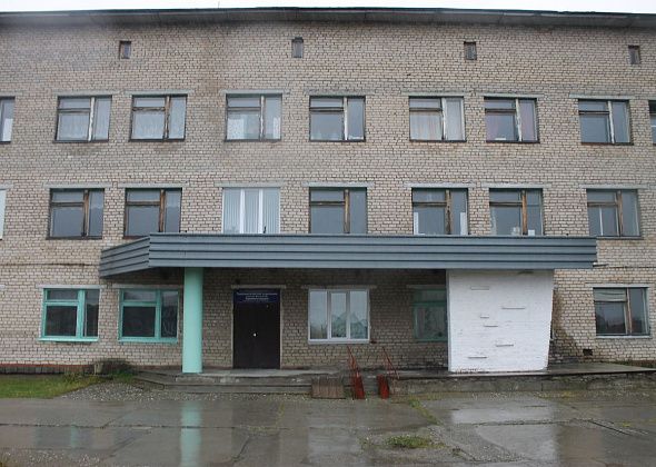 "Возможна угроза обрушения". Серовская городская больница просит мэра Сосьвы "незамедлительно освободить" помещения больницы в Восточном
