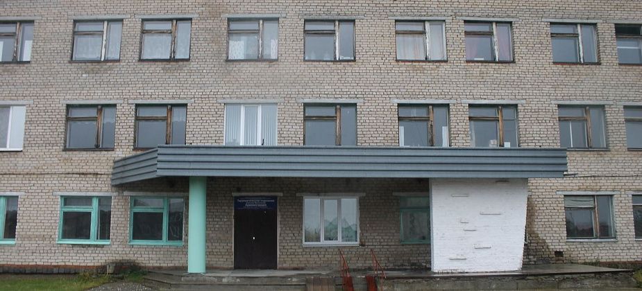 "Возможна угроза обрушения". Серовская городская больница просит мэра Сосьвы "незамедлительно освободить" помещения больницы в Восточном