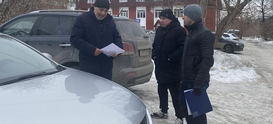 Власти Серова хотят снести незаконно установленное кафе. Владелец здания против