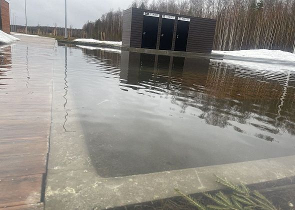 Засасывающая канава не справляется. Депутаты обсудили лужу в зоне отдыха на водохранилище