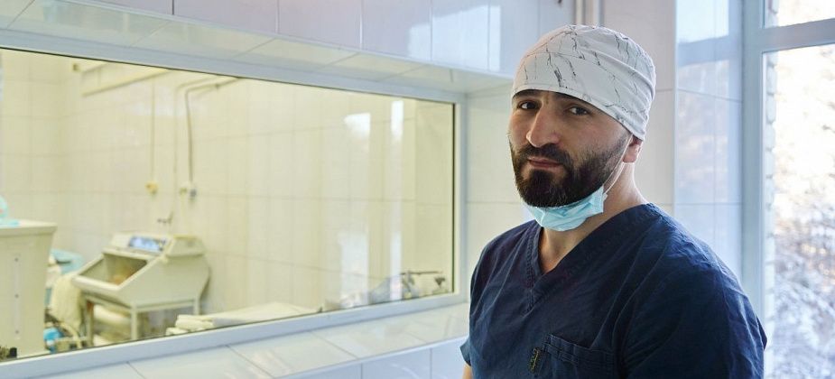 "Есть возможность для профессионального роста". В серовской травматологии начал работать врач-хирург