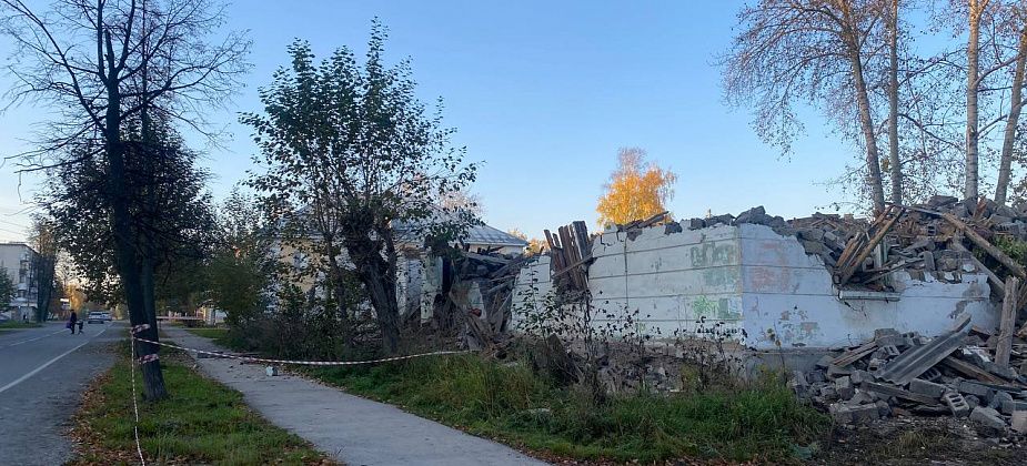 В поселке Энергетиков сносят общежитие на Центральной