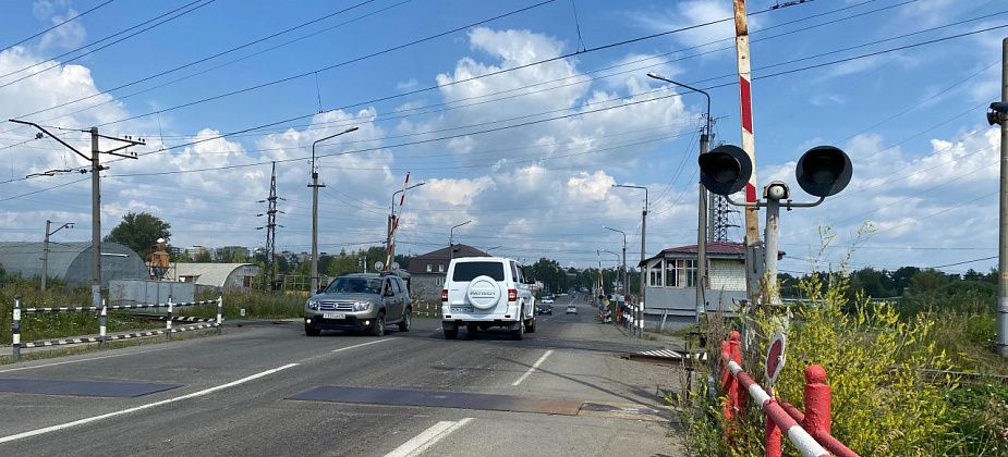 В Серове будет ограничено движение через переезд по улице Каквинской