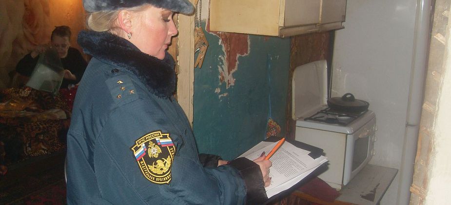 МЧС и газовая служба проверяют жилые дома серовчан, использующих газовые баллоны