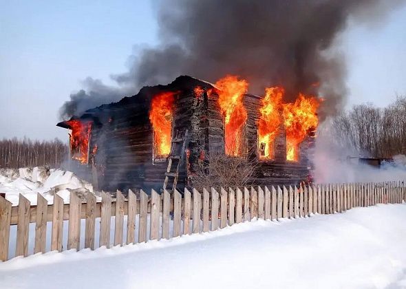 Из-за не прочищенной дороги огнеборцы не смогли добраться до горящего дома под Серовом