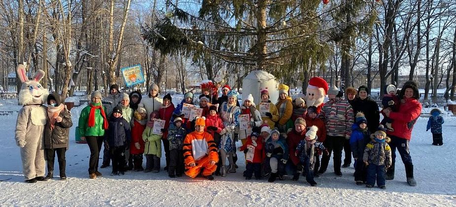 Деды Морозы соревновались в Серове. Победила команда Дома культуры железнодорожников