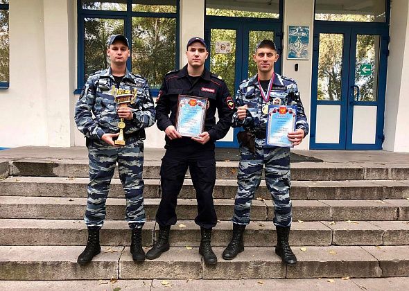 Команда полиции Серова стала второй на областных соревнованиях по служебному троеборью