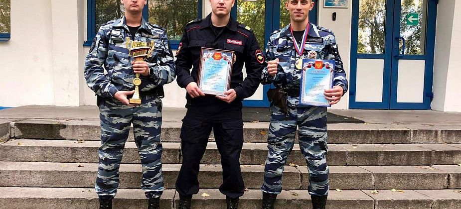 Команда полиции Серова стала второй на областных соревнованиях по служебному троеборью